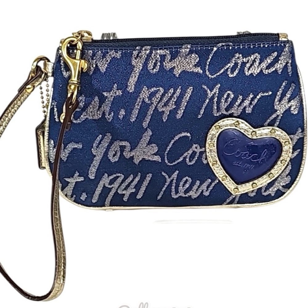COACH 1941 NEW YORK LOVE HEART WRISTLET NAVY  & GOLD  METALLIC